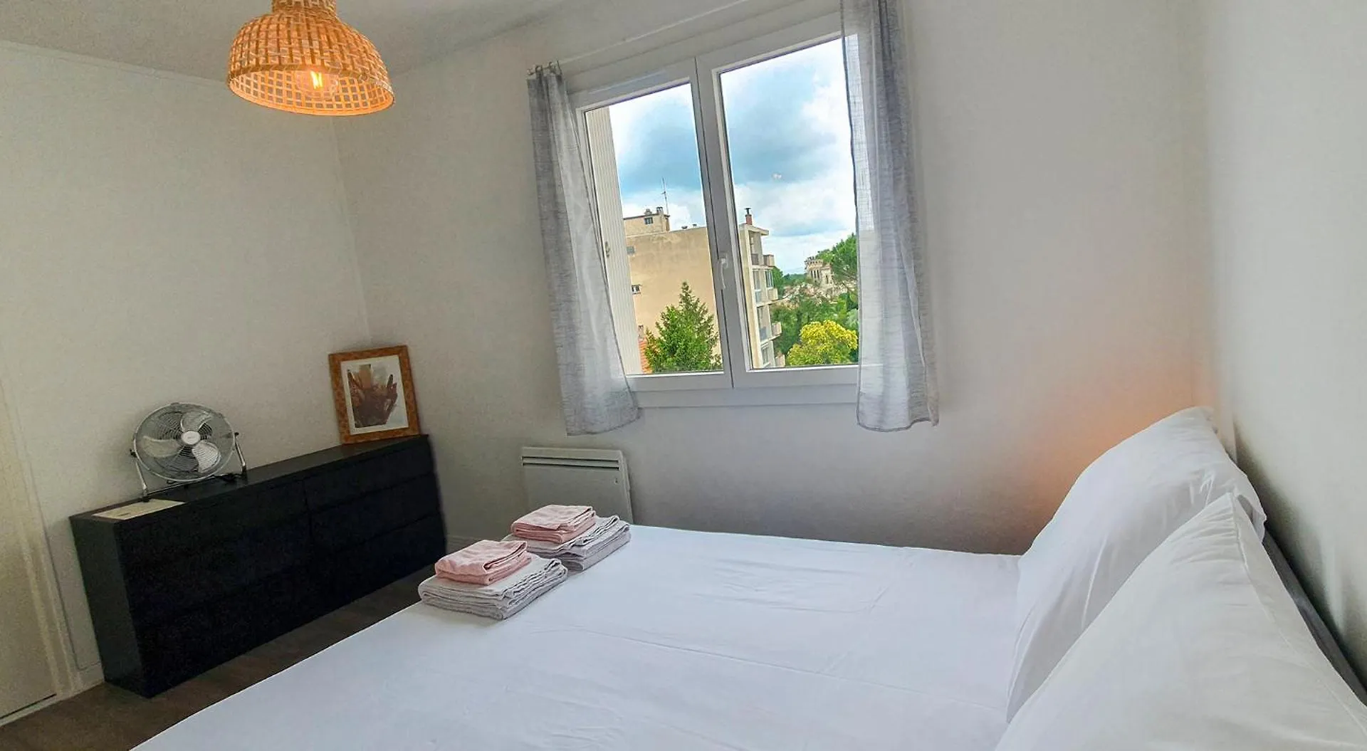 Terrace - Quiet - Near Ramparts Apartment Avignon France